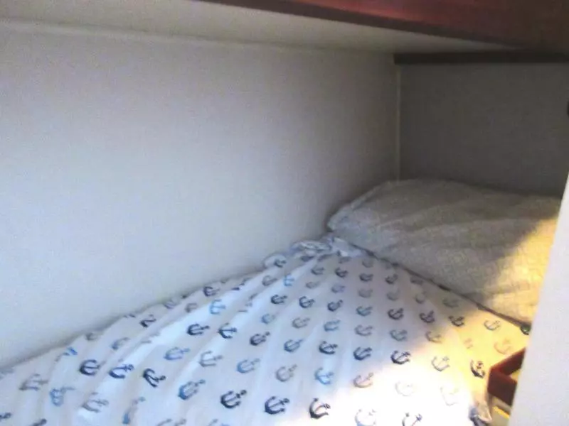 1990 Hatteras 38 Convertible