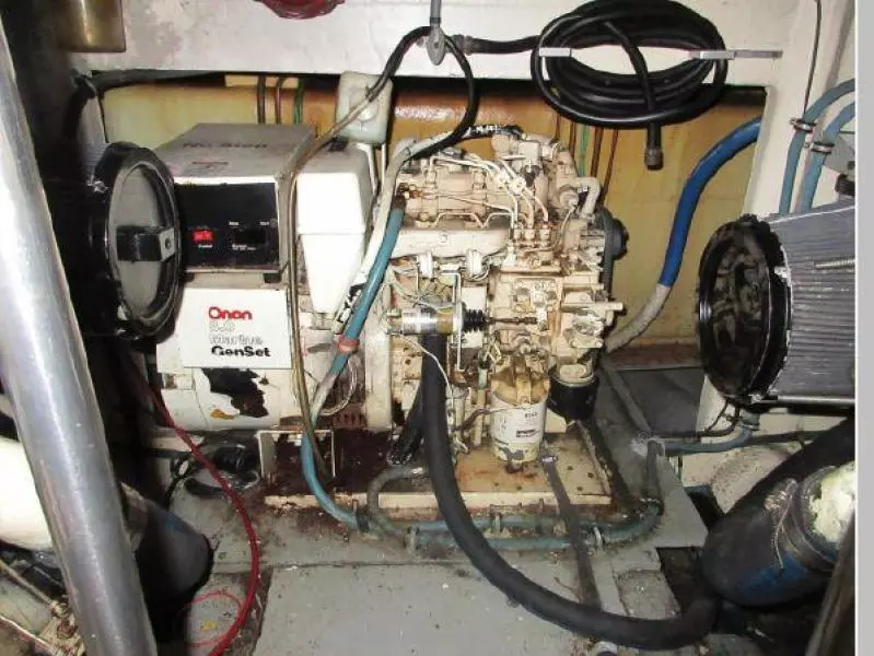 1990 Hatteras 38 Convertible