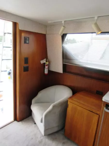 1990 Hatteras 38 Convertible