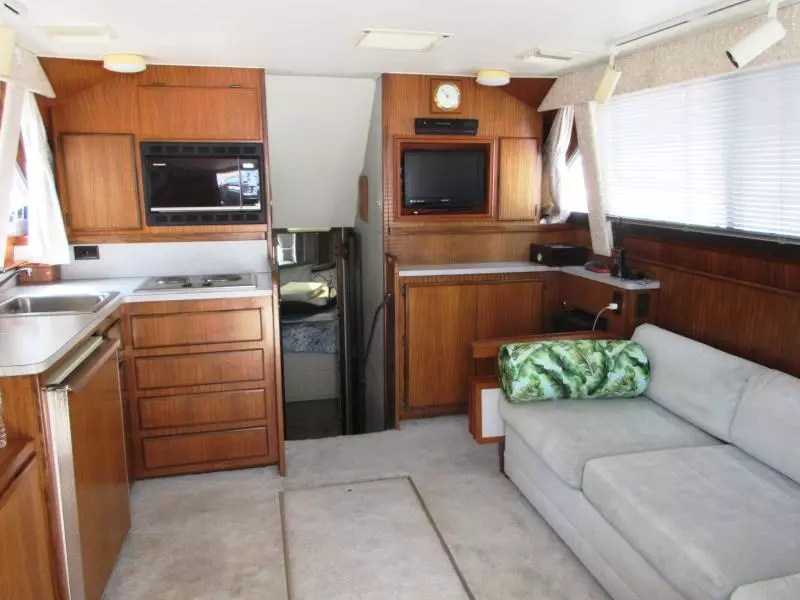 1990 Hatteras 38 Convertible