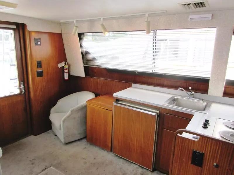 1990 Hatteras 38 Convertible