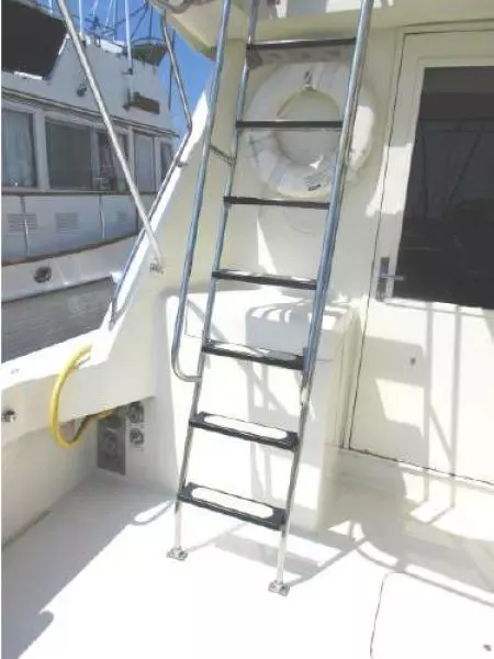 1990 Hatteras 38 Convertible