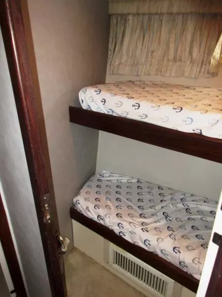 1990 Hatteras 38 Convertible