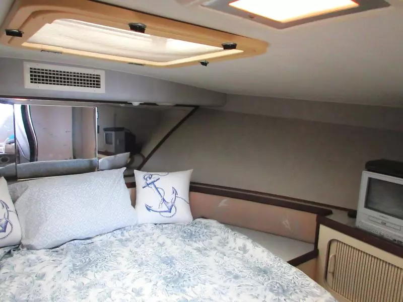 1990 Hatteras 38 Convertible