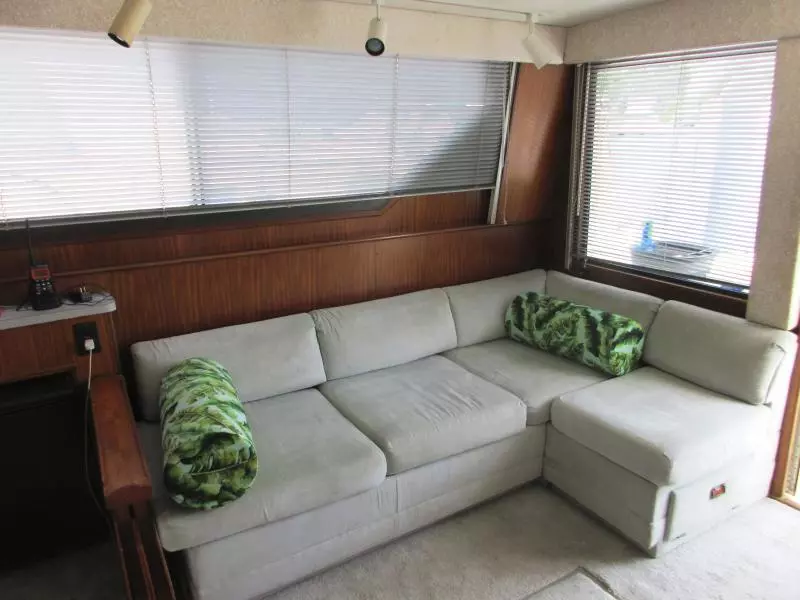 1990 Hatteras 38 Convertible