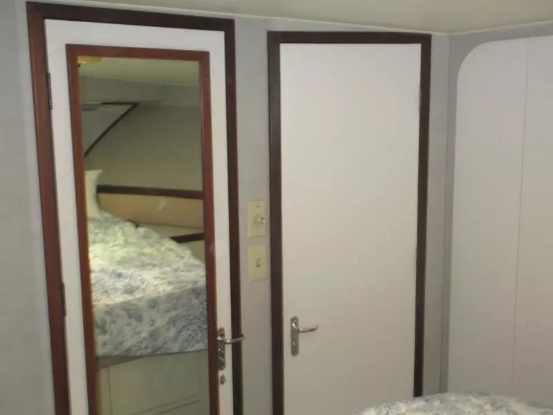 1990 Hatteras 38 Convertible