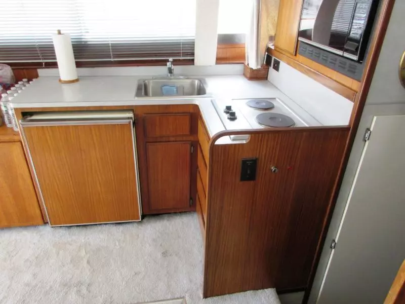 1990 Hatteras 38 Convertible