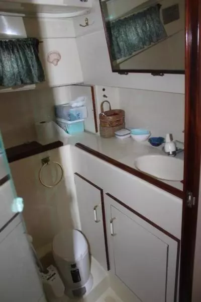 2000 Camano 31 Troll