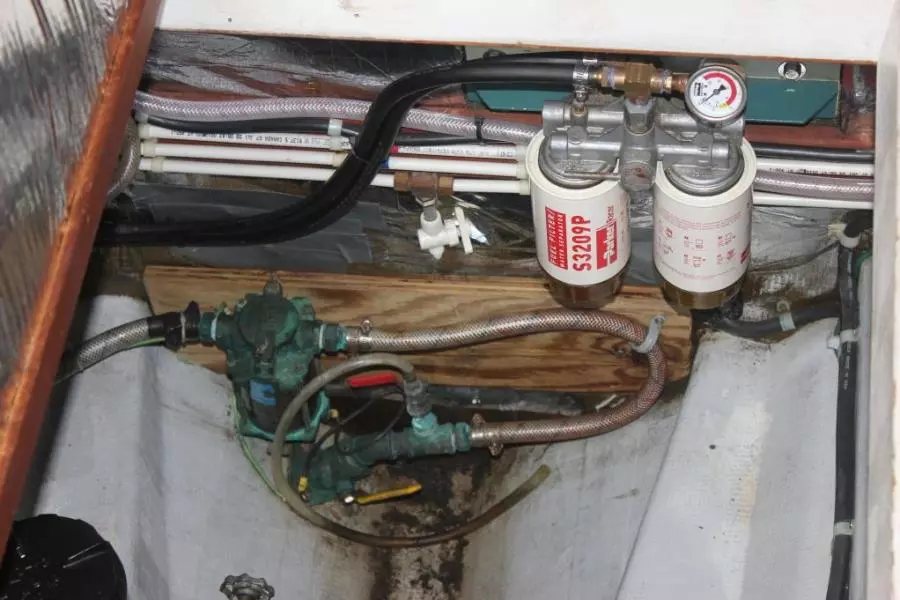 2000 Camano 31 Troll