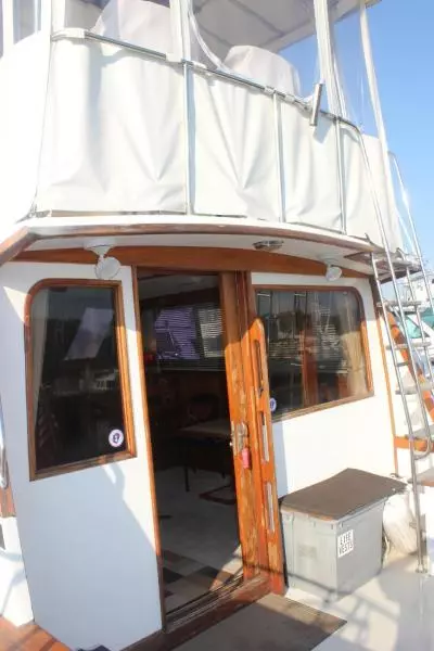 1988 Egg Harbor 33 Flybridge