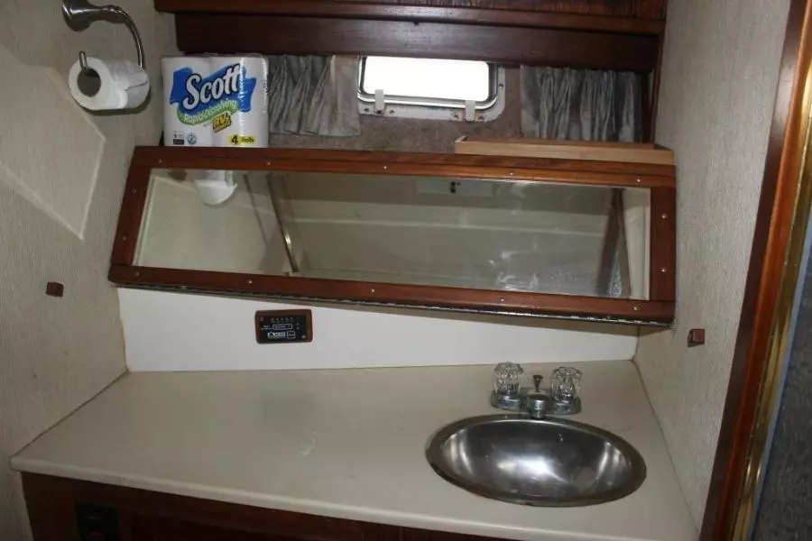 1988 Egg Harbor 33 Flybridge