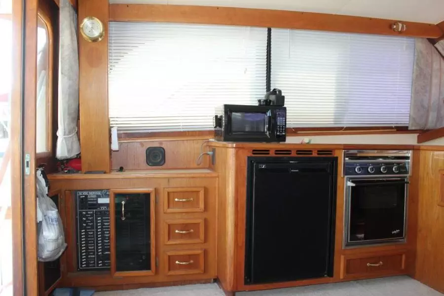 1988 Egg Harbor 33 Flybridge