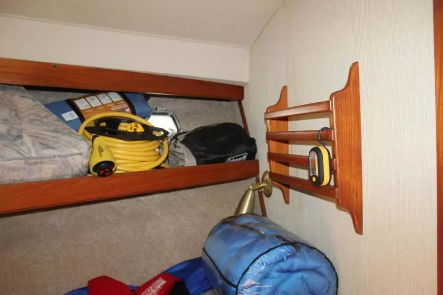 1988 Egg Harbor 33 Flybridge