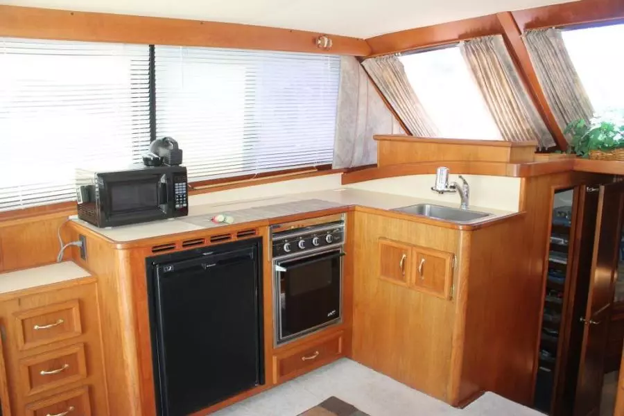 1988 Egg Harbor 33 Flybridge