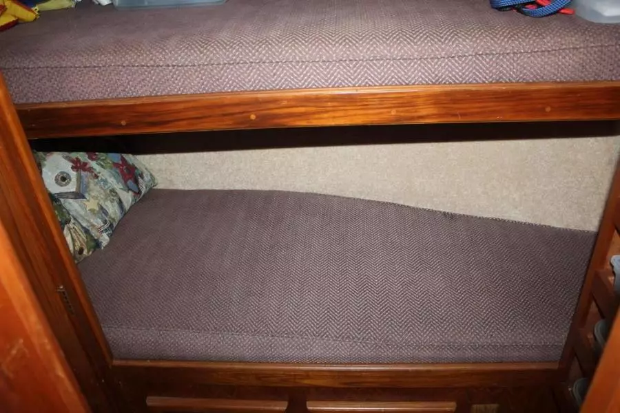 1988 Egg Harbor 33 Flybridge