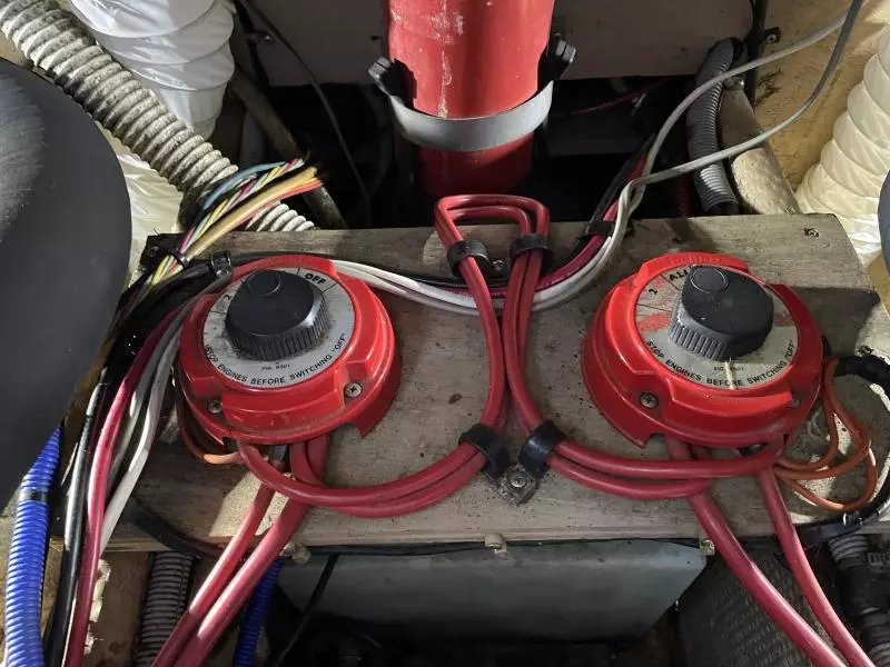 1986 Silverton 34 Convertible