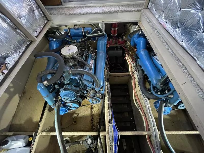 1986 Silverton 34 Convertible