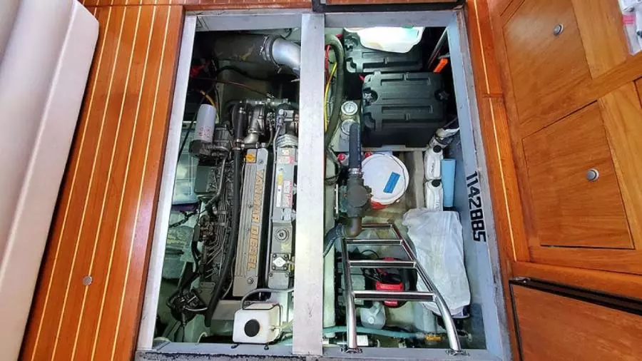 2002 Mainship 390 Trawler