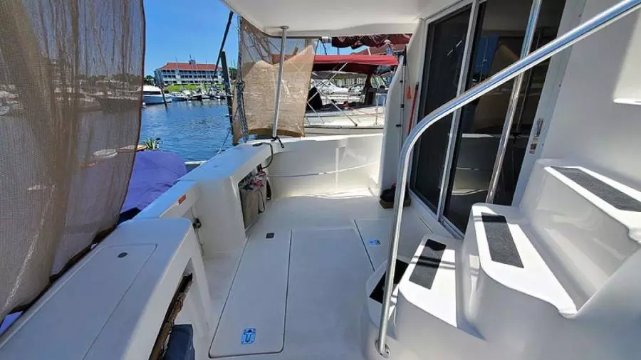 2002 Mainship 390 Trawler