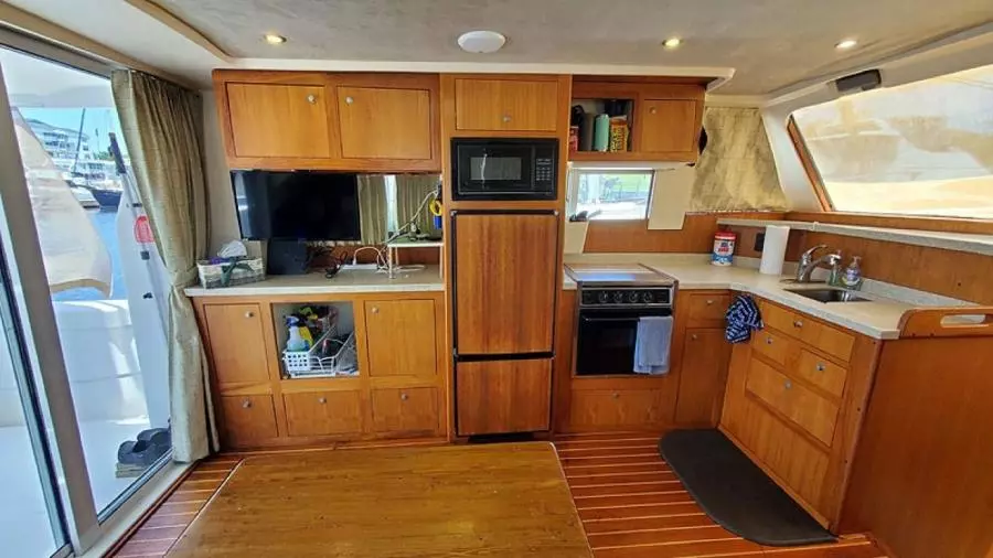 2002 Mainship 390 Trawler