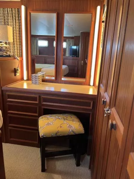 1984 Hatteras 53ED