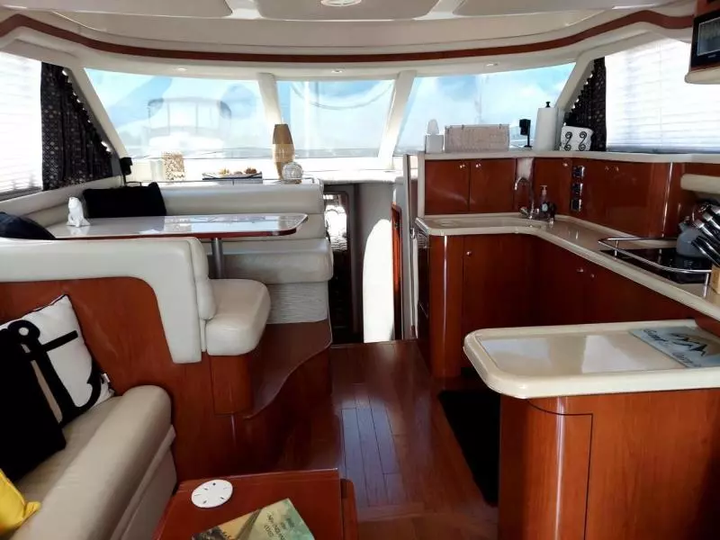 2002 Sea Ray 480 Sedan Bridge