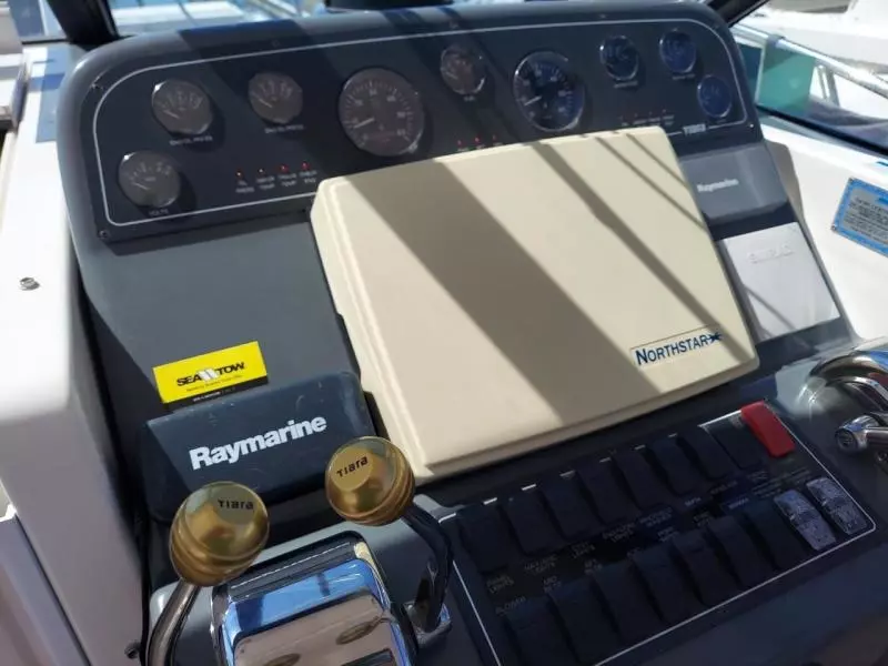 2005 Tiara Yachts 2900 Classic