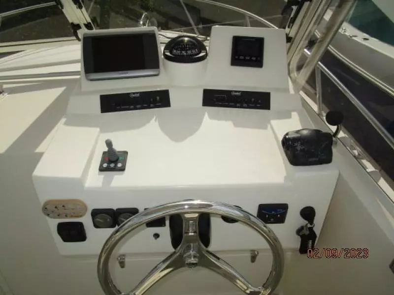 25' Carolina Classic helm