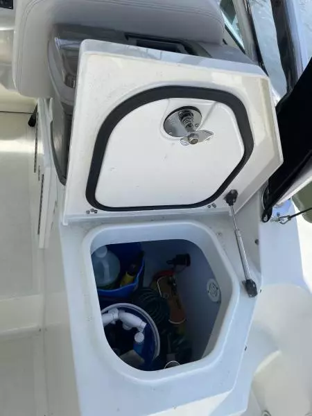 2009 Hydra-Sports Vector 2900