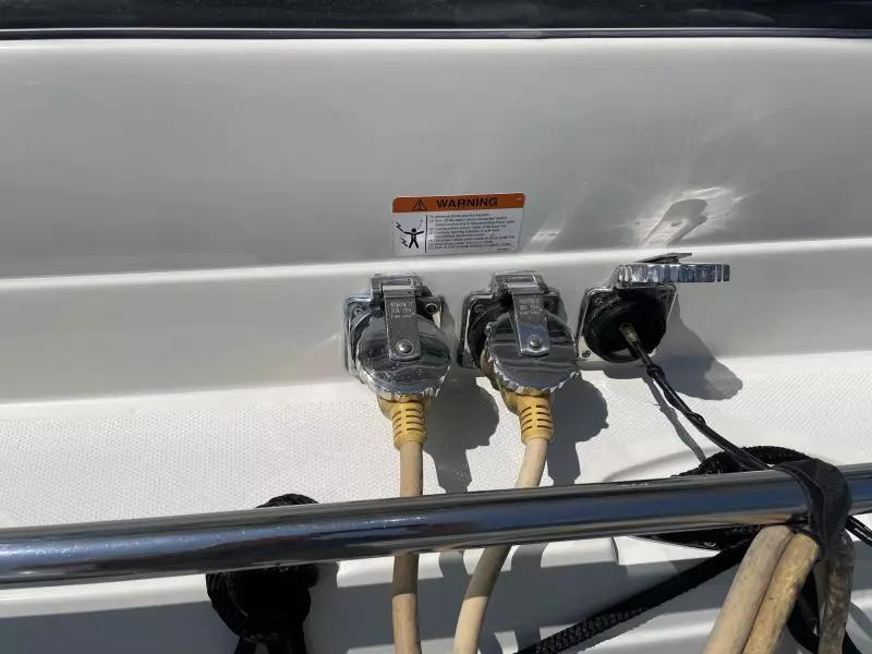 2009 Hydra-Sports Vector 2900