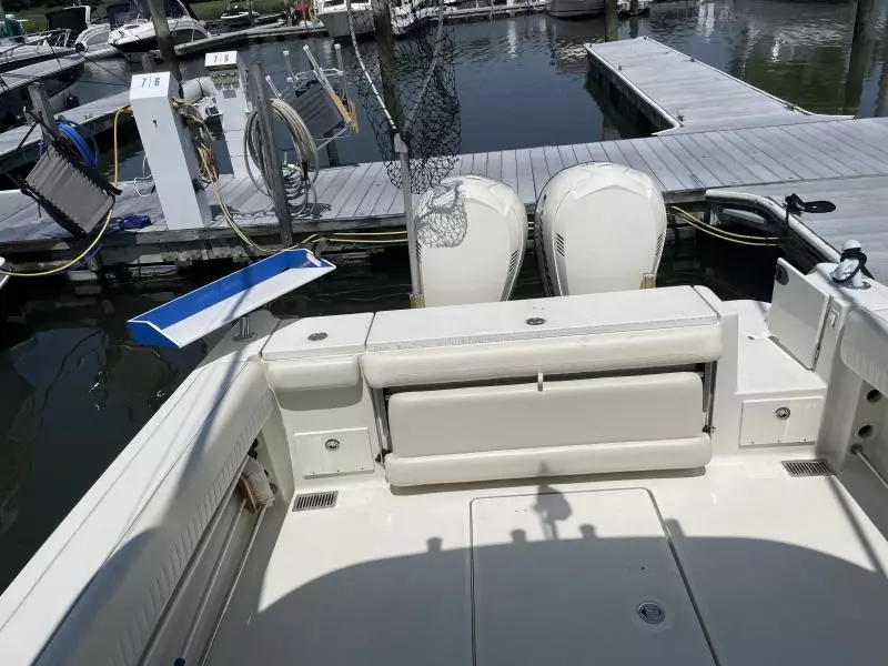 2009 Hydra-Sports Vector 2900