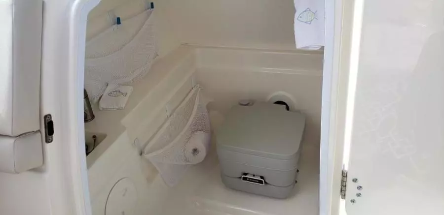 8B. ENCLOSED HEAD (2)