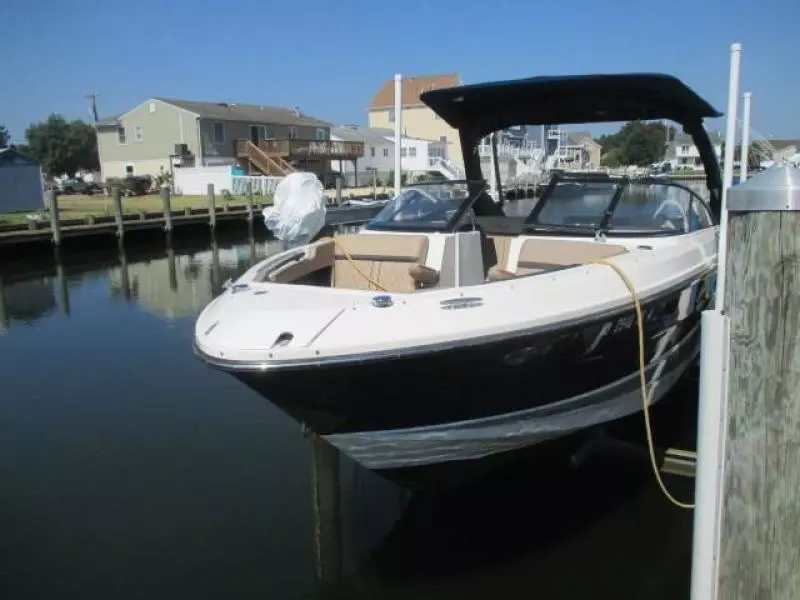 2016 Sea Ray 280 SLX