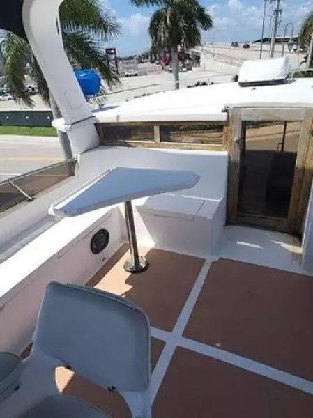 1989 Heritage East Sundeck Trawler