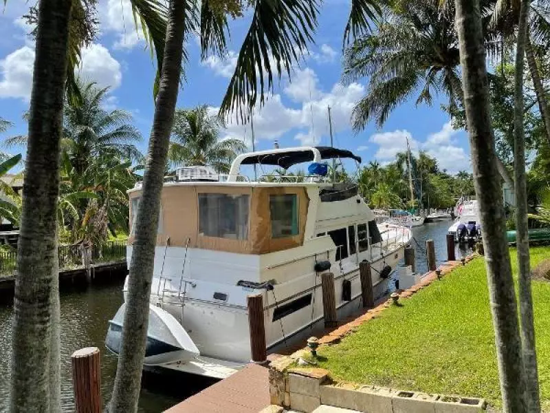 1989 Heritage East Sundeck Trawler