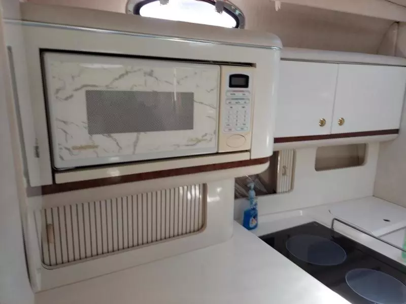 1995 Sea Ray 330 Sundancer