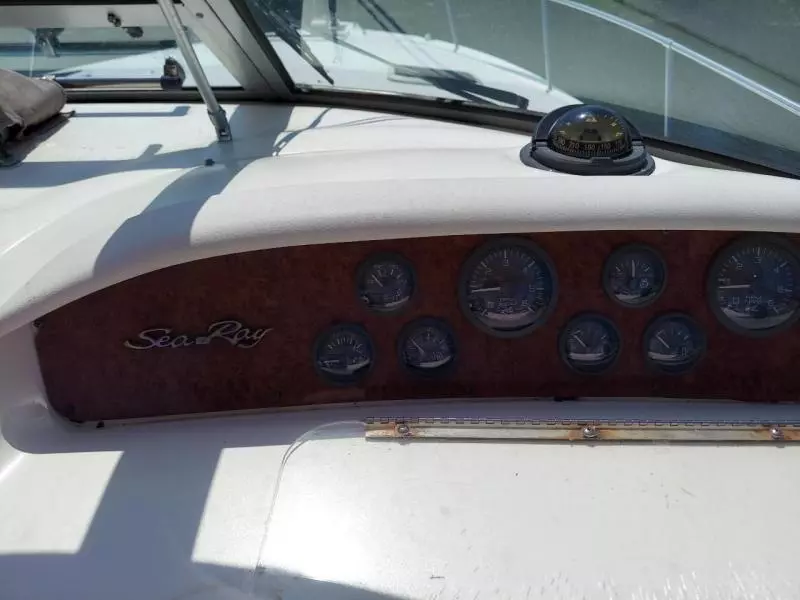 1995 Sea Ray 330 Sundancer