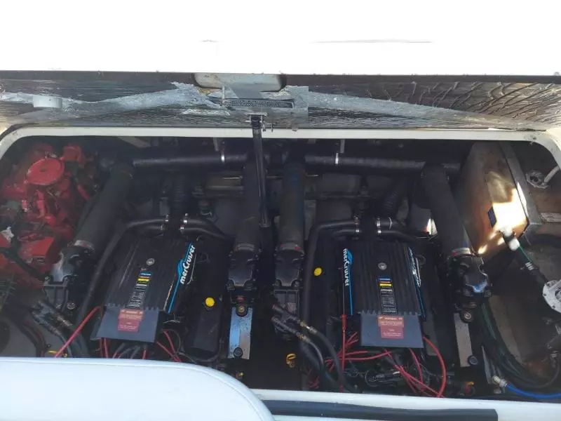 1995 Sea Ray 330 Sundancer