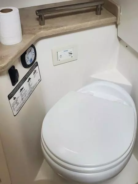 2018 Sailfish 320 Express