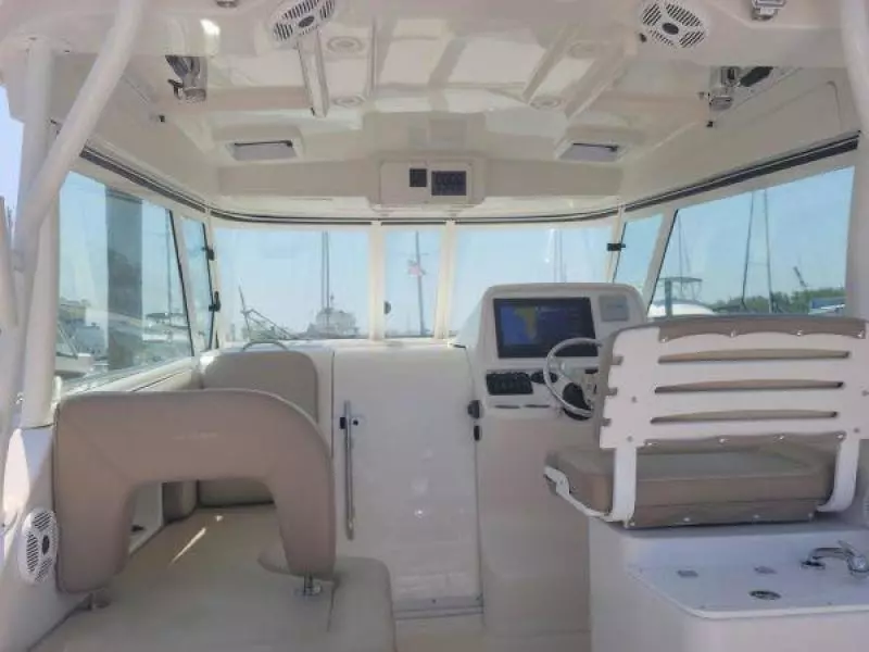 2018 Sailfish 320 Express