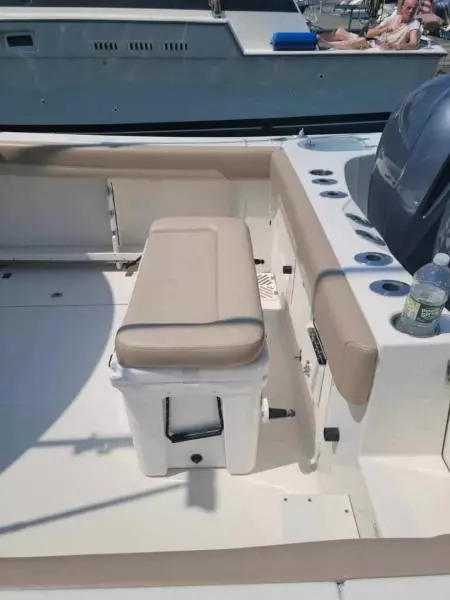 2018 Sailfish 320 Express