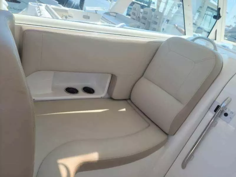 2018 Sailfish 320 Express