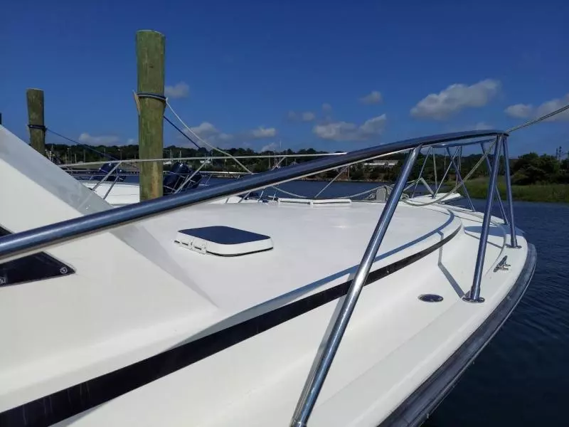 1989 Egg Harbor Sedan Bridge