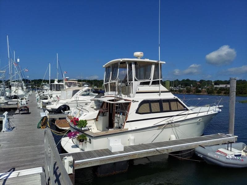 1989 Egg Harbor Sedan Bridge