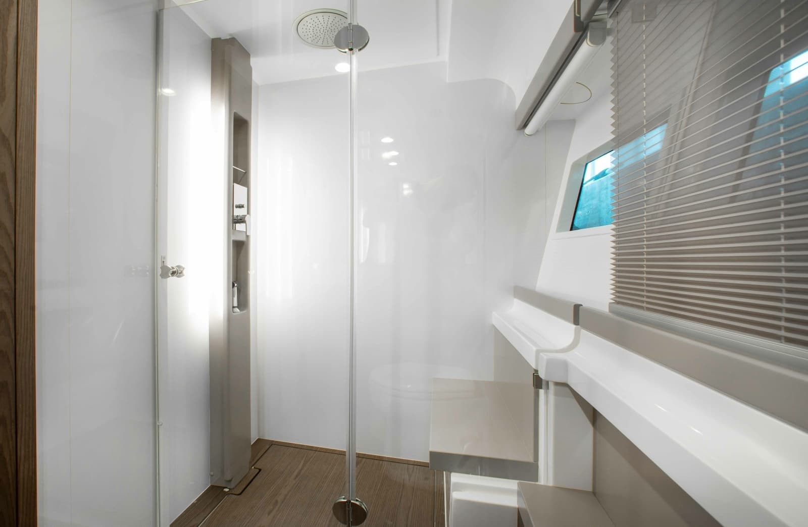 2022 Ferretti Yachts 550