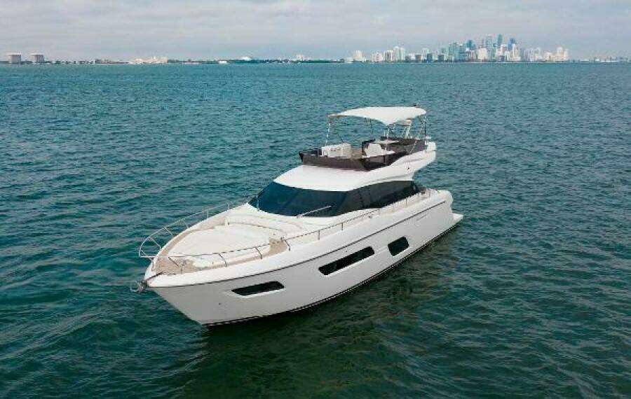 2022 Ferretti Yachts 550