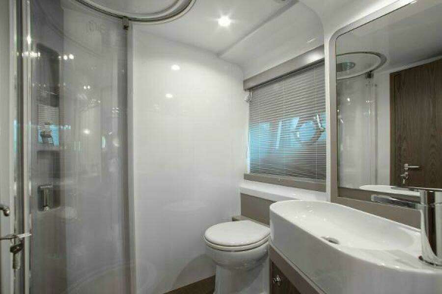 2022 Ferretti Yachts 550