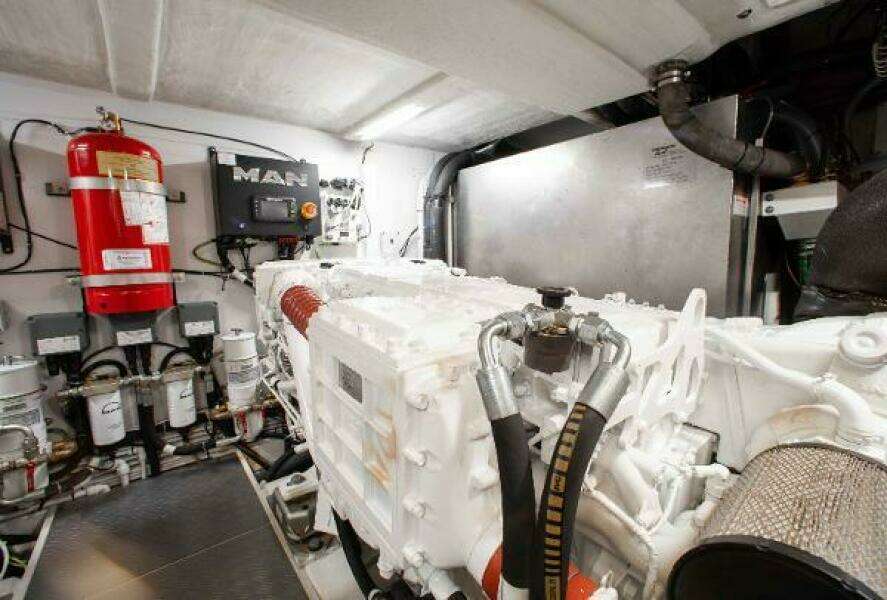 2022 Ferretti Yachts 550