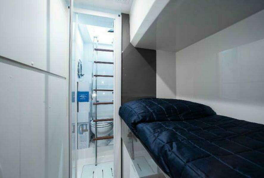 2022 Ferretti Yachts 550