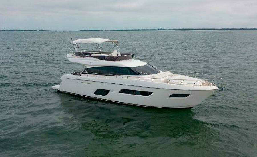 2022 Ferretti Yachts 550